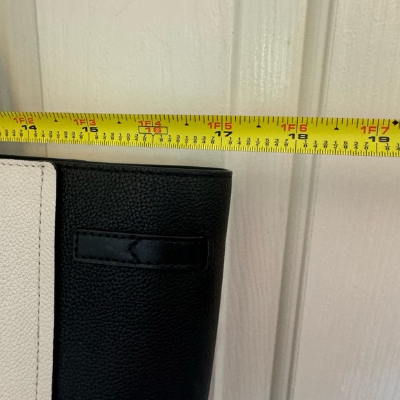 Michael Kors | Cassie Lg. Handbag Tote - Picture 8 of 8